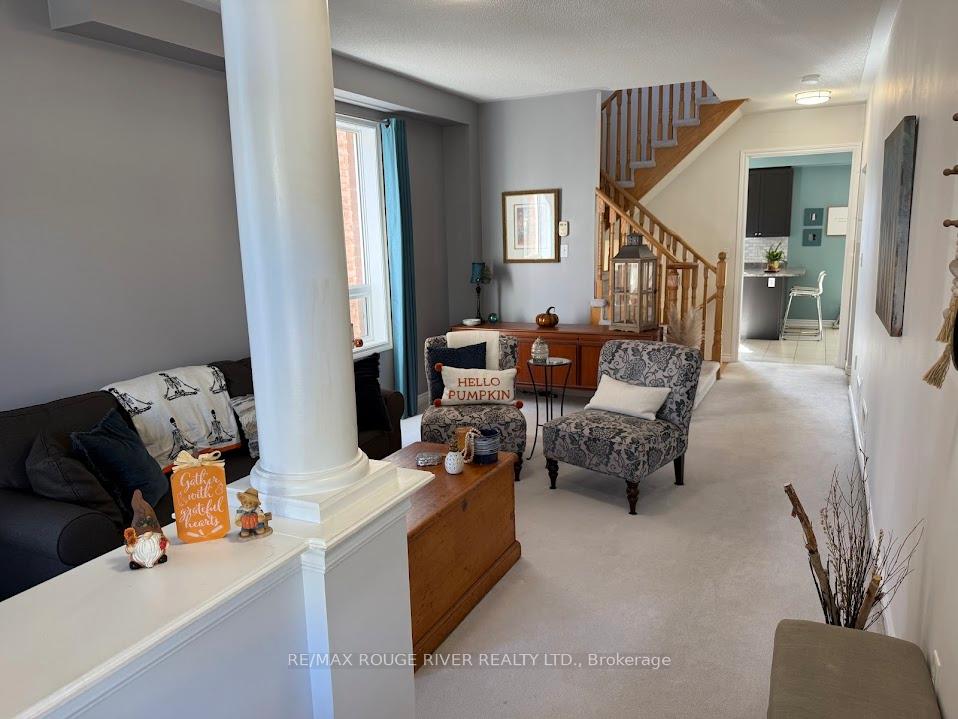 Photo 3 of 23 Chiswick Avenue, Whitby, Brooklin — HOMEH