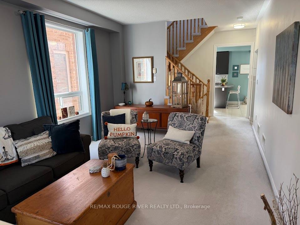 Photo 4 of 23 Chiswick Avenue, Whitby, Brooklin — HOMEH