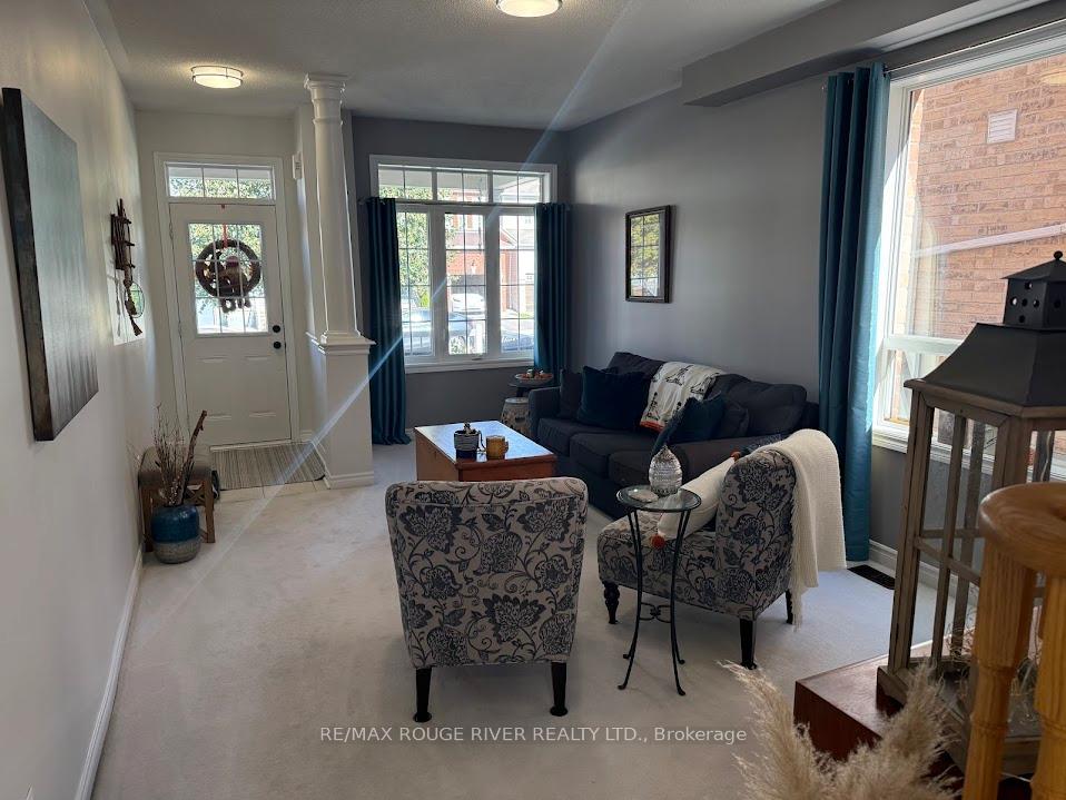 Photo 5 of 23 Chiswick Avenue, Whitby, Brooklin — HOMEH