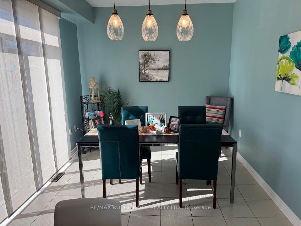 Photo 8 of 23 Chiswick Avenue, Whitby, Brooklin — HOMEH