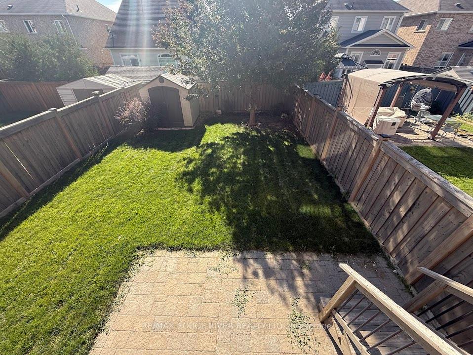 Photo 13 of 23 Chiswick Avenue, Whitby, Brooklin — HOMEH