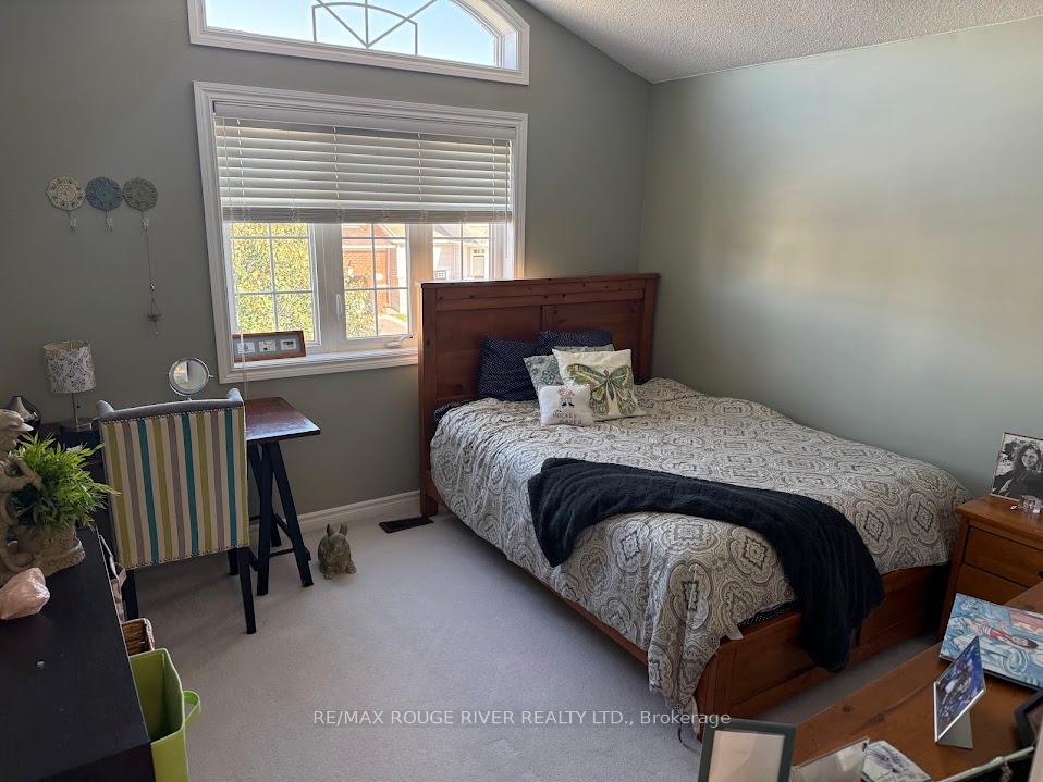 Photo 20 of 23 Chiswick Avenue, Whitby, Brooklin — HOMEH