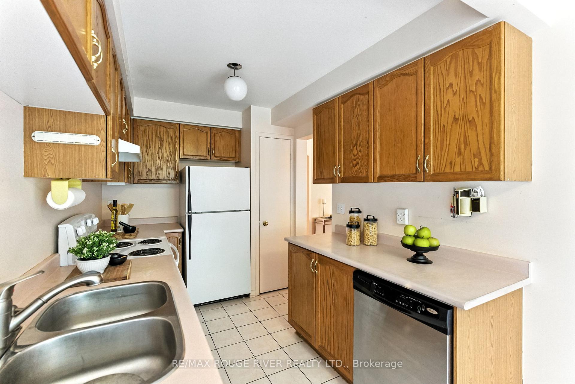 Photo 12 of 11 Heaver Drive, Whitby, Pringle Creek — HOMEH