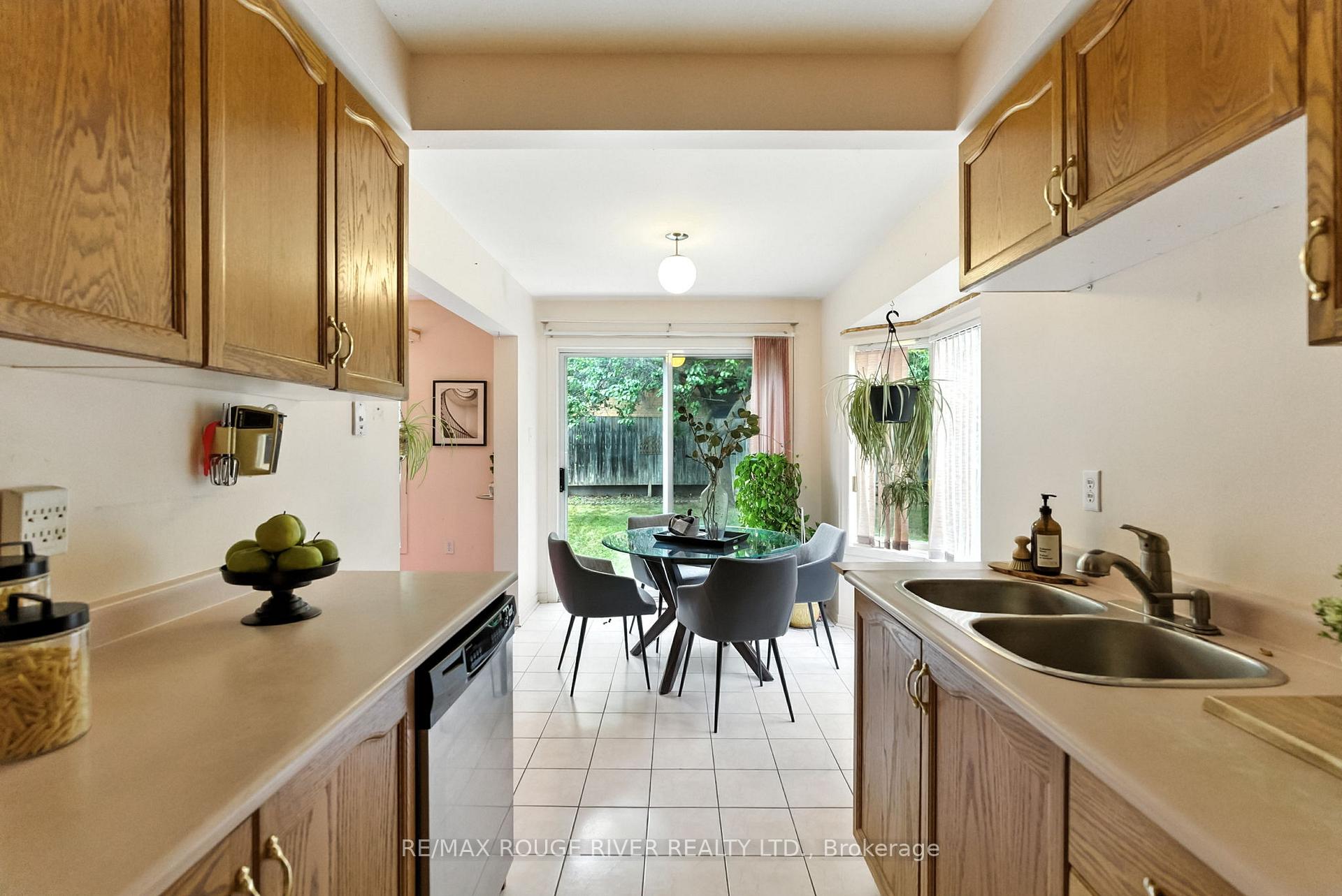 Photo 14 of 11 Heaver Drive, Whitby, Pringle Creek — HOMEH
