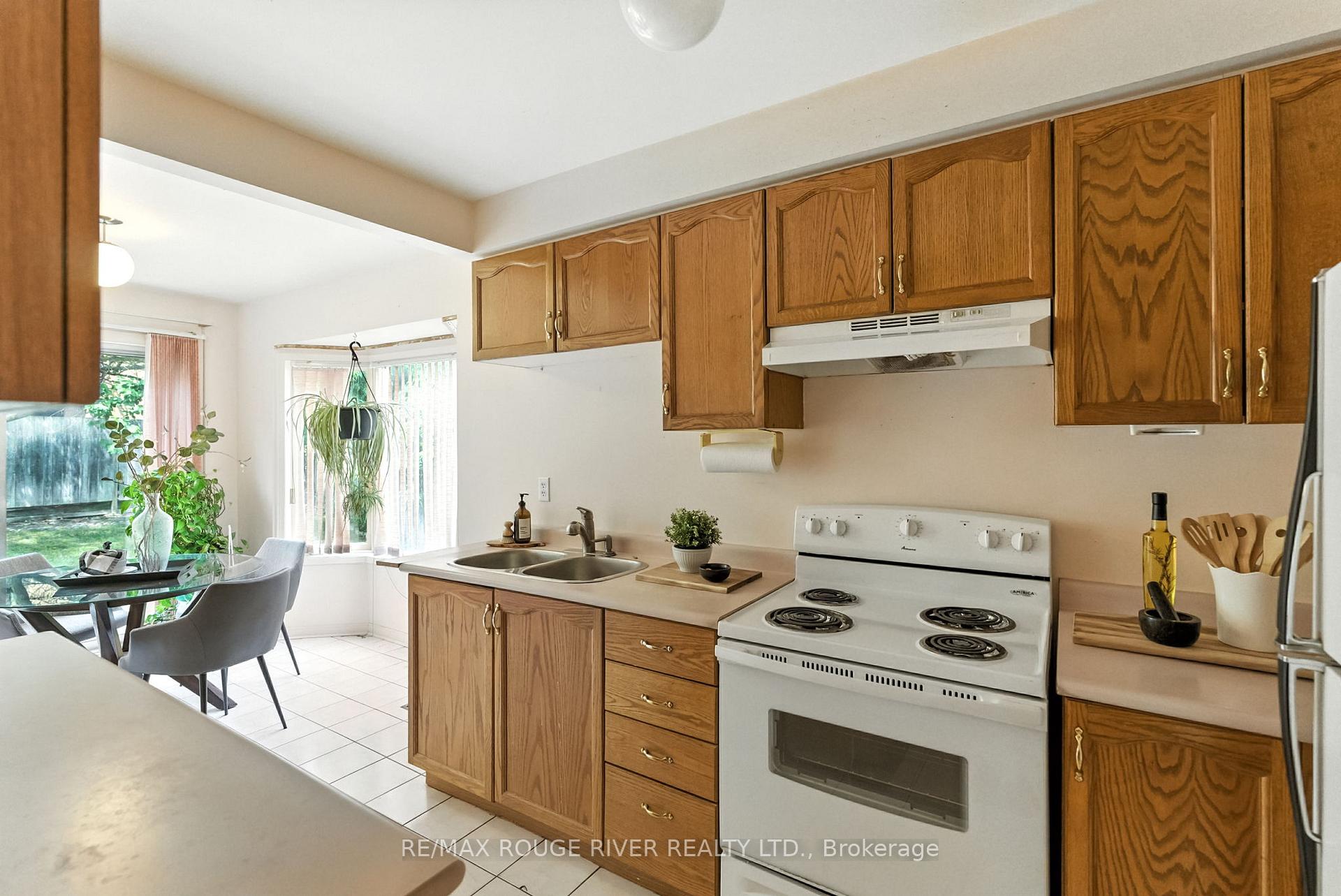Photo 15 of 11 Heaver Drive, Whitby, Pringle Creek — HOMEH