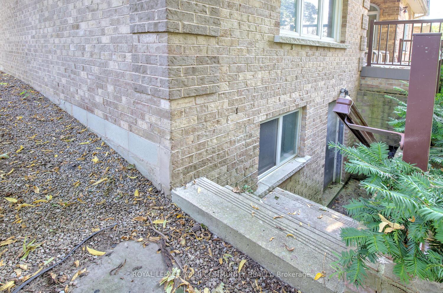 Photo 11 of 9838 Keele Street, Vaughan, Maple — HOMEH