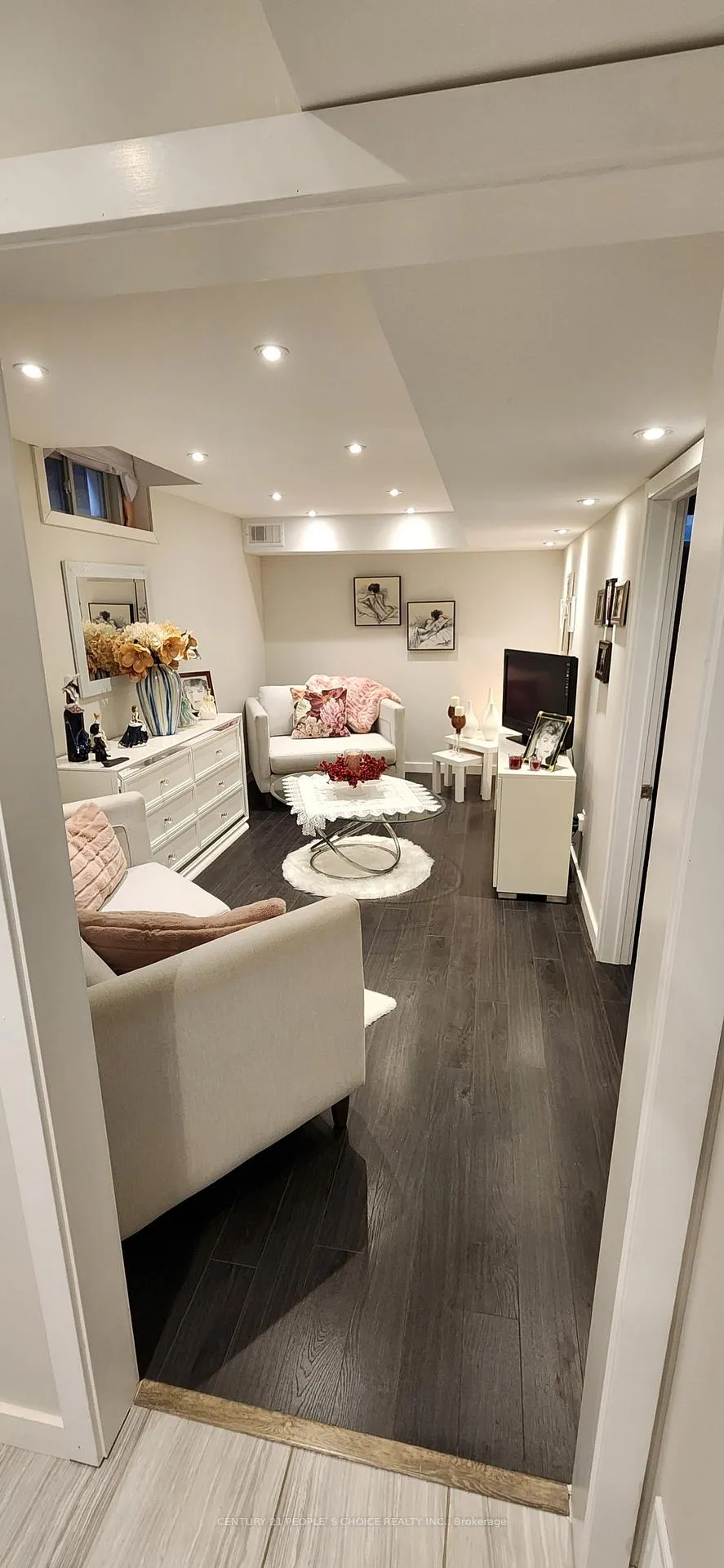 Photo 4 of 29 Cassia Crescent, Vaughan, Maple — HOMEH