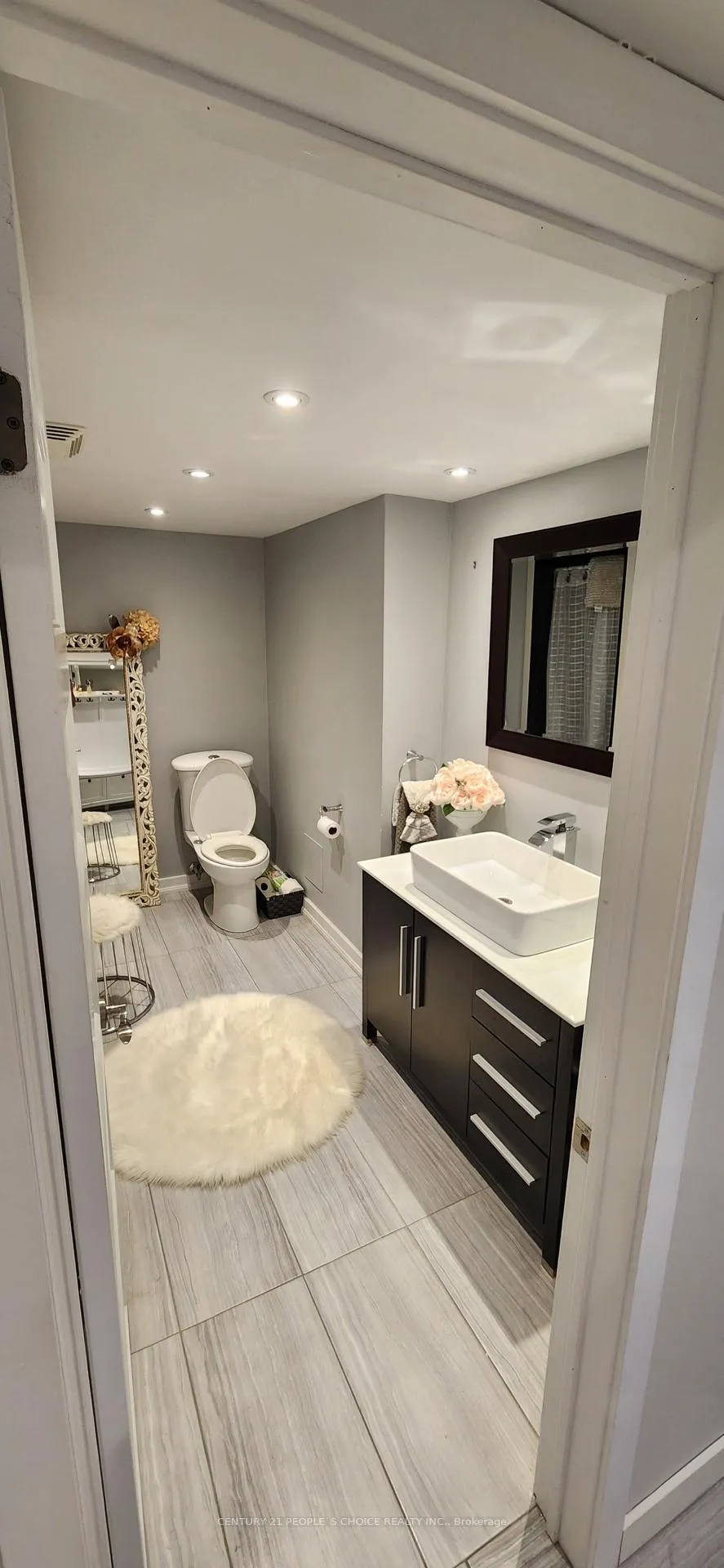 Photo 7 of 29 Cassia Crescent, Vaughan, Maple — HOMEH