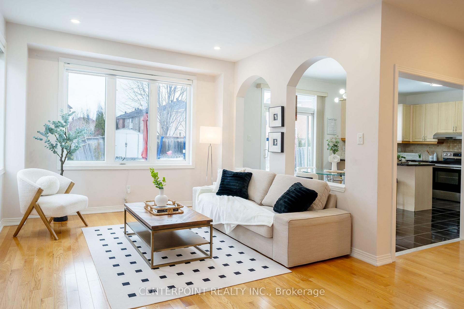 Photo 9 of 28 Starhill Crescent, Markham, Cachet — HOMEH