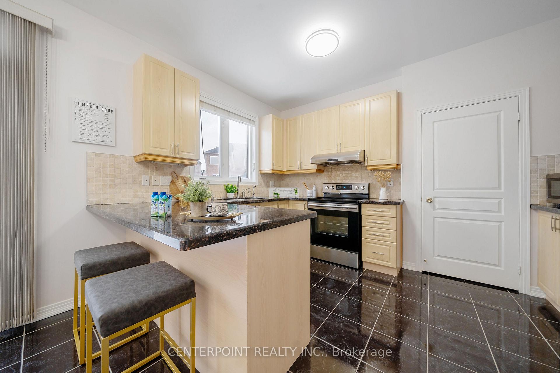 Photo 13 of 28 Starhill Crescent, Markham, Cachet — HOMEH