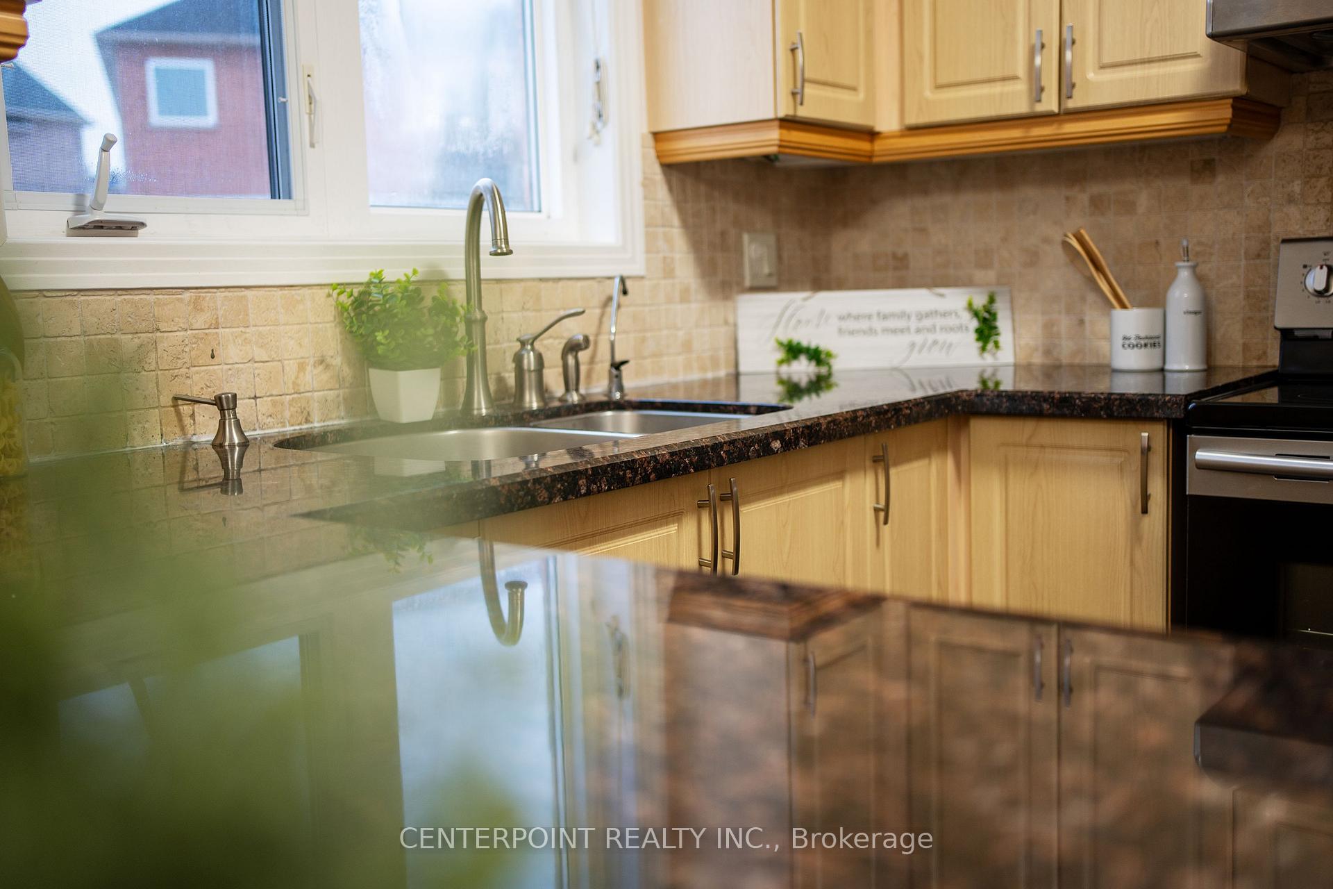 Photo 14 of 28 Starhill Crescent, Markham, Cachet — HOMEH