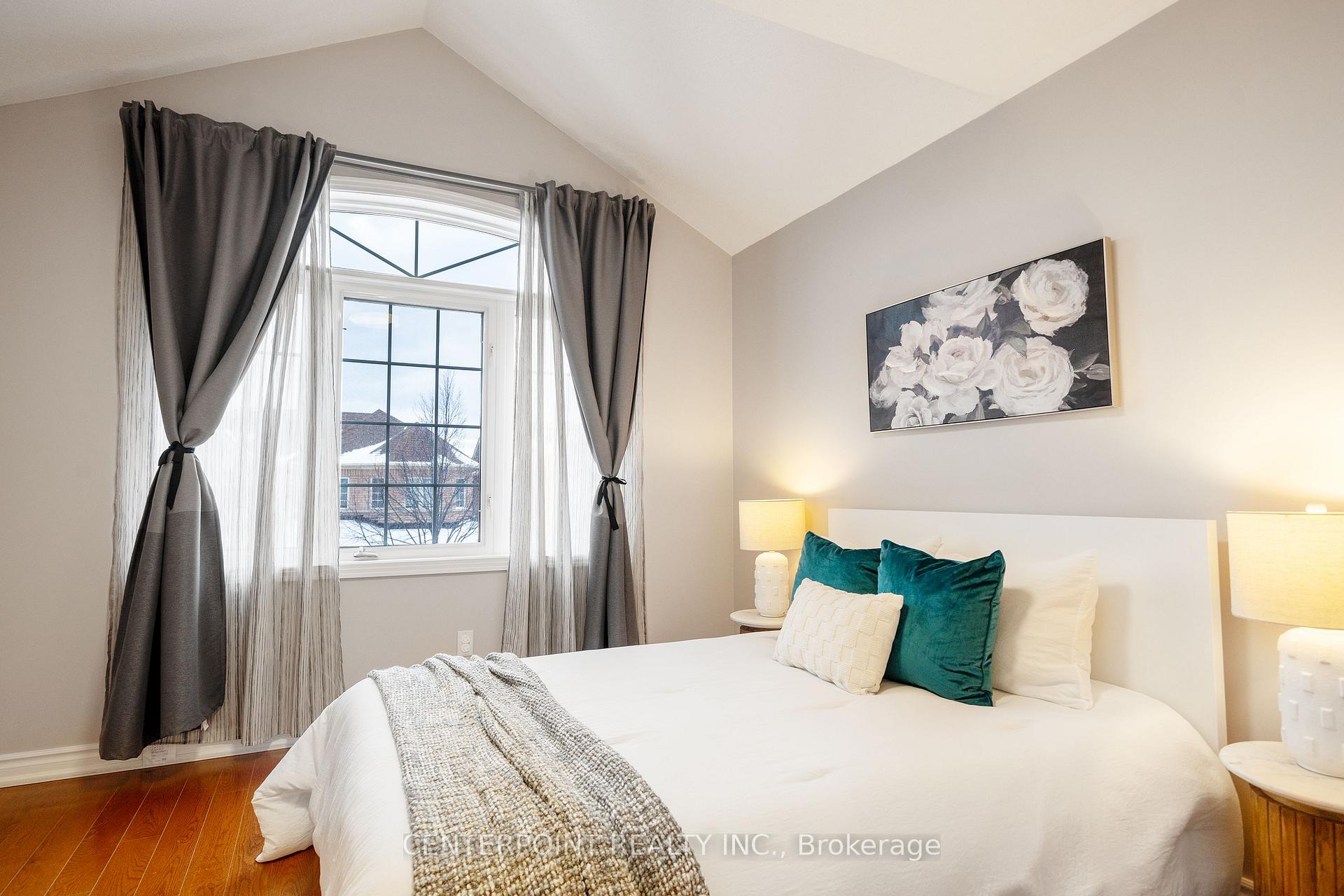 Photo 22 of 28 Starhill Crescent, Markham, Cachet — HOMEH