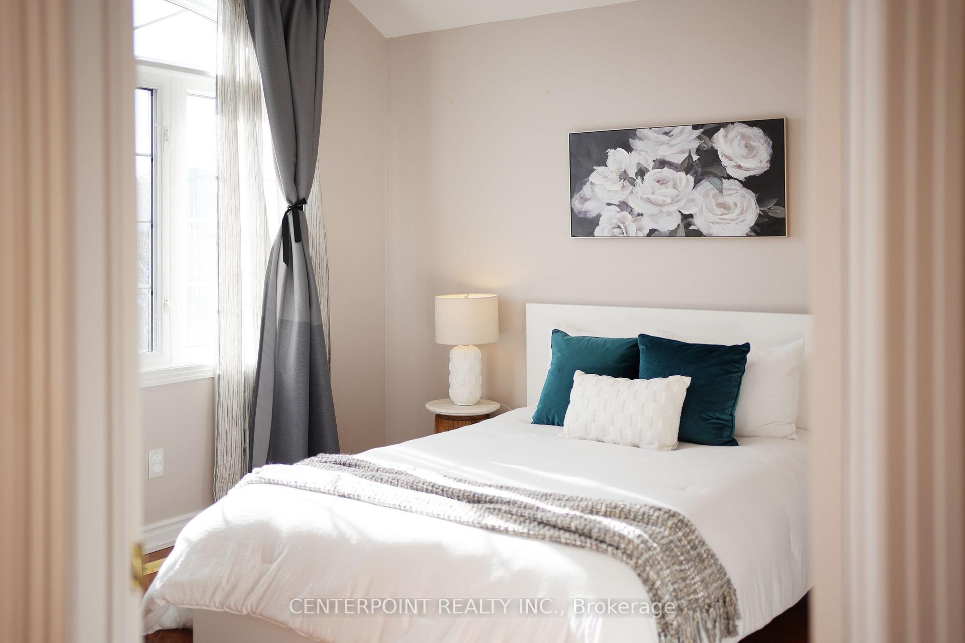 Photo 23 of 28 Starhill Crescent, Markham, Cachet — HOMEH