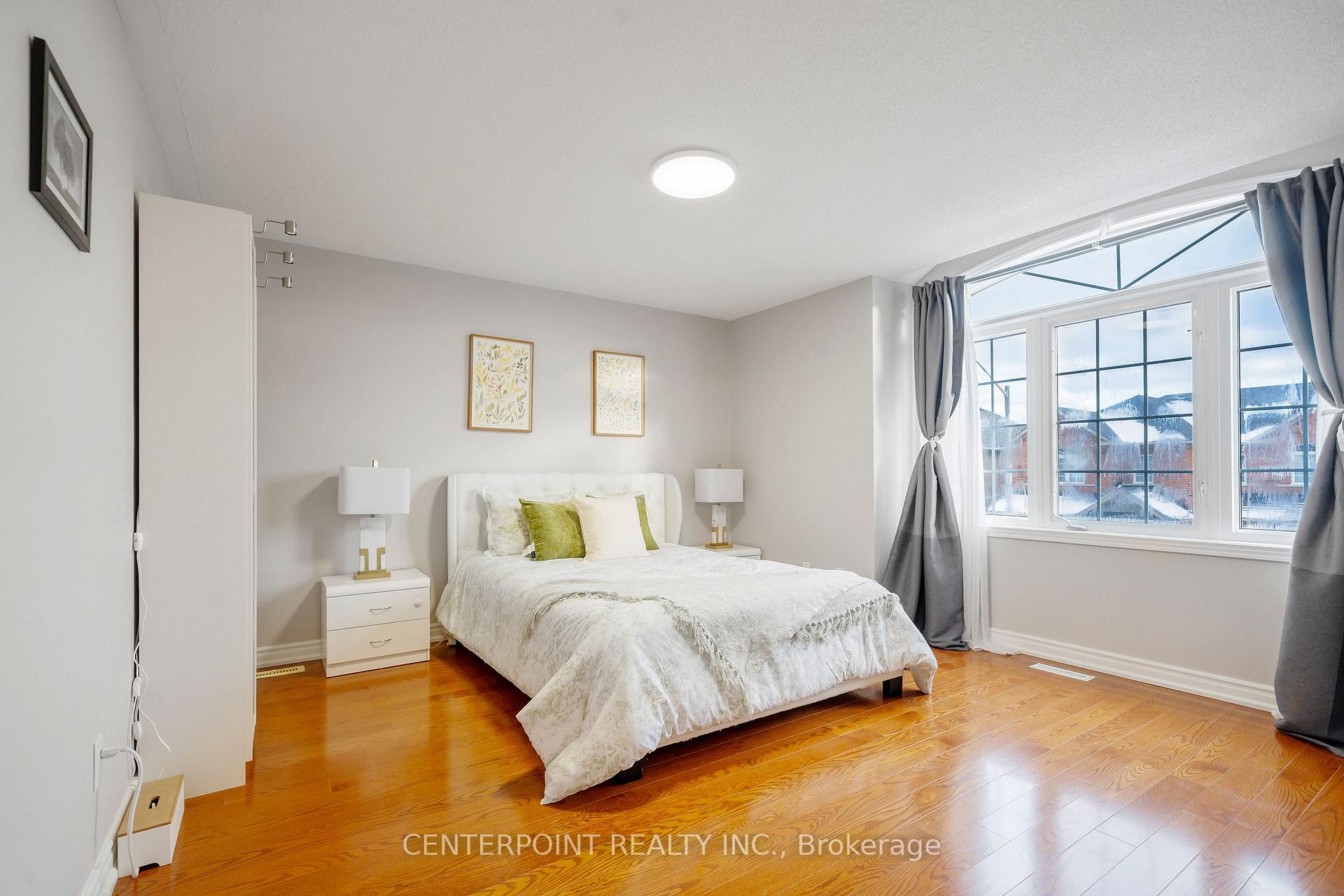 Photo 26 of 28 Starhill Crescent, Markham, Cachet — HOMEH