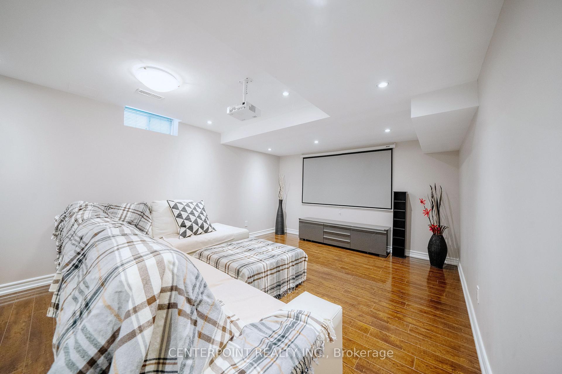 Photo 30 of 28 Starhill Crescent, Markham, Cachet — HOMEH
