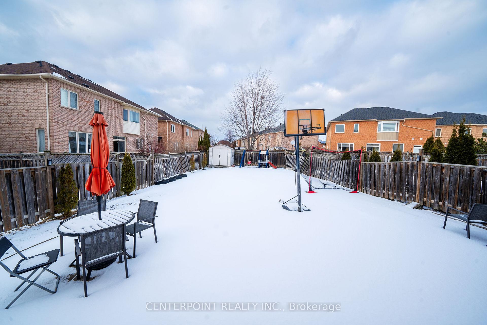 Photo 36 of 28 Starhill Crescent, Markham, Cachet — HOMEH