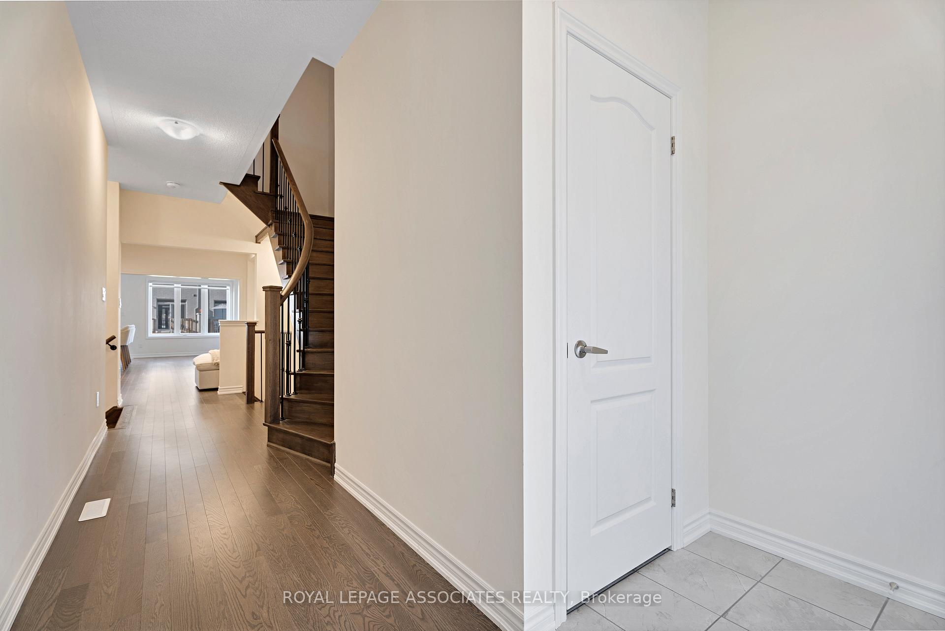 Photo 3 of 30 Mountainside Crescent, Whitby, Rolling Acres — HOMEH