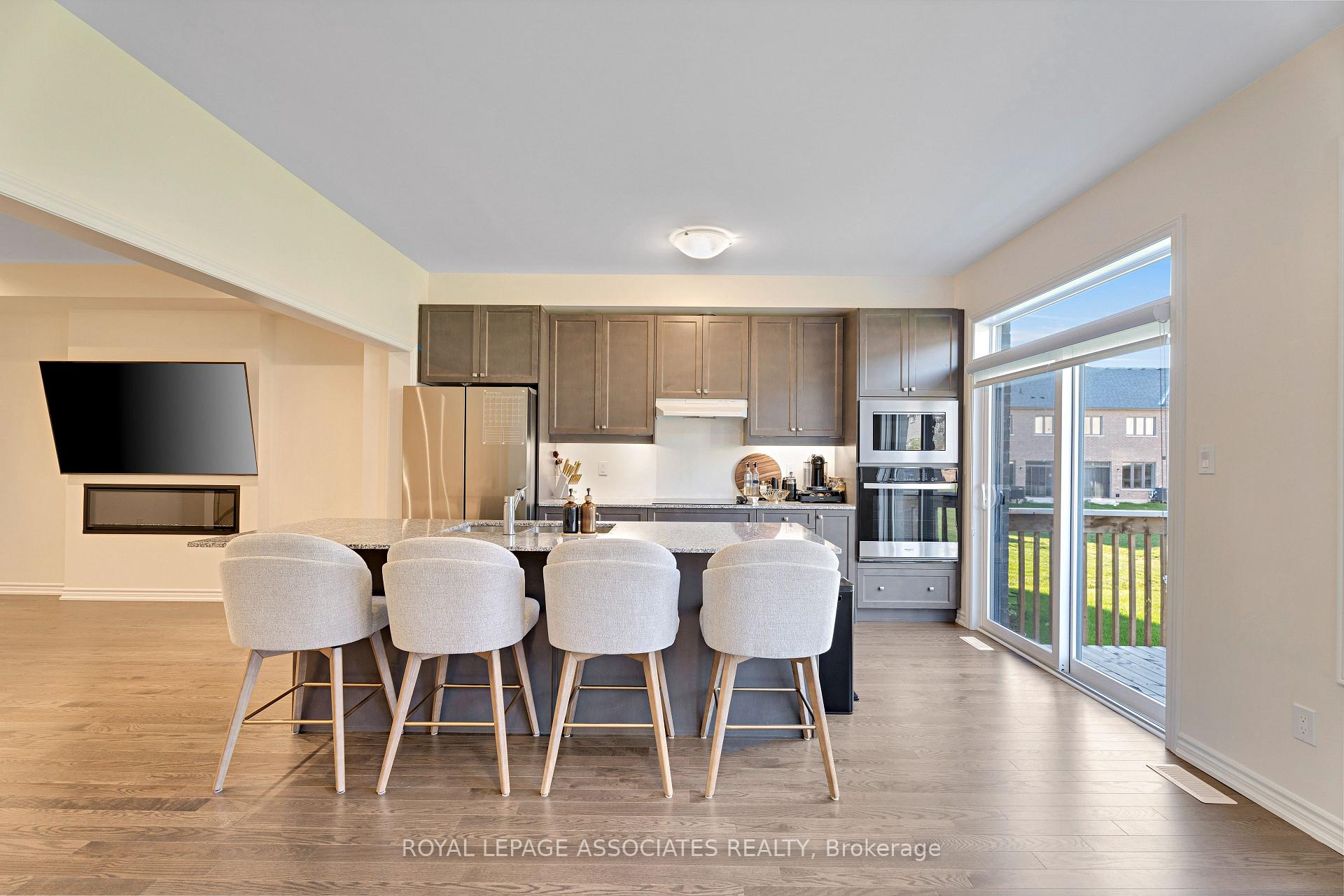 Photo 7 of 30 Mountainside Crescent, Whitby, Rolling Acres — HOMEH
