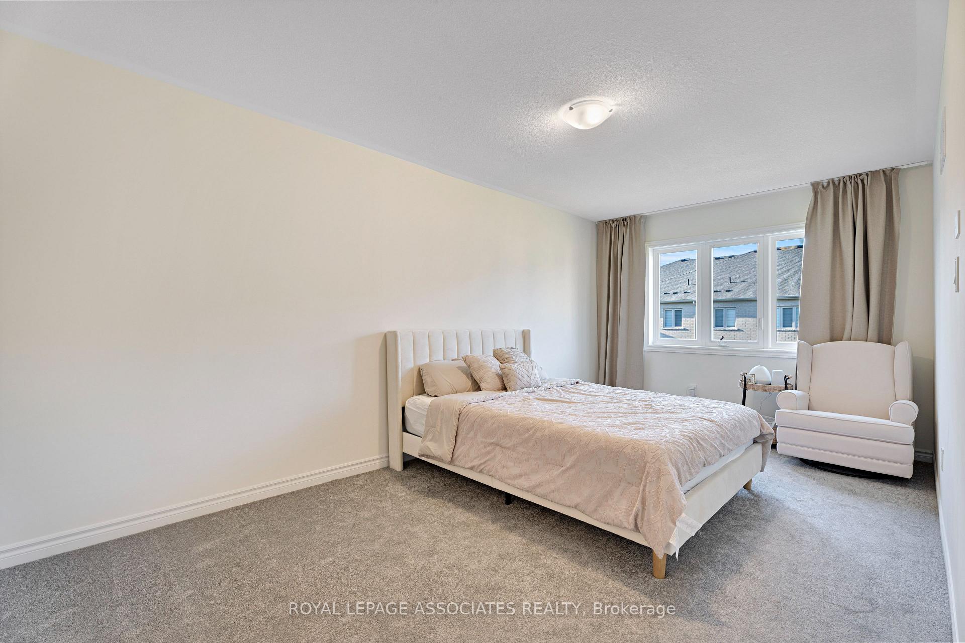 Photo 13 of 30 Mountainside Crescent, Whitby, Rolling Acres — HOMEH