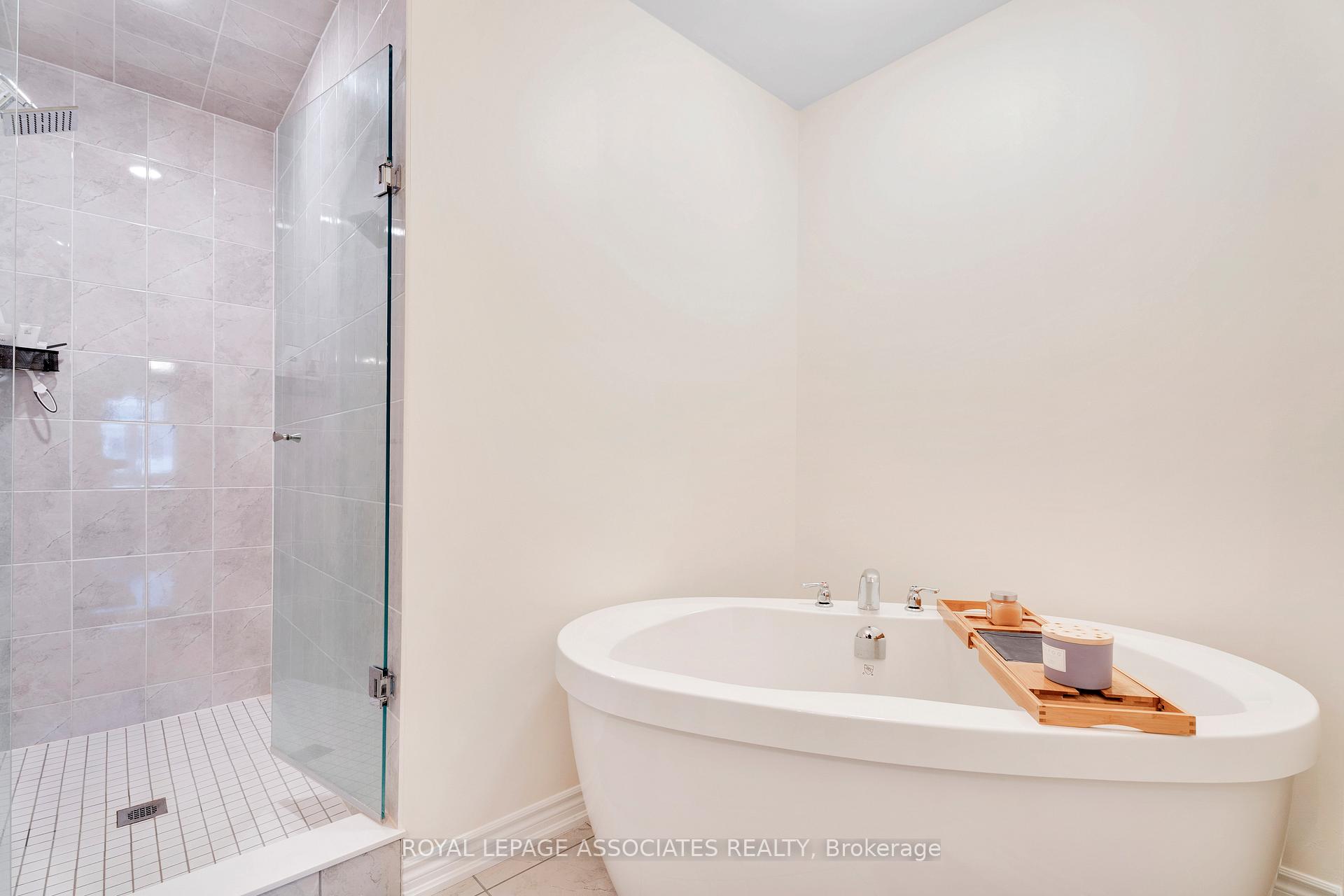 Photo 15 of 30 Mountainside Crescent, Whitby, Rolling Acres — HOMEH
