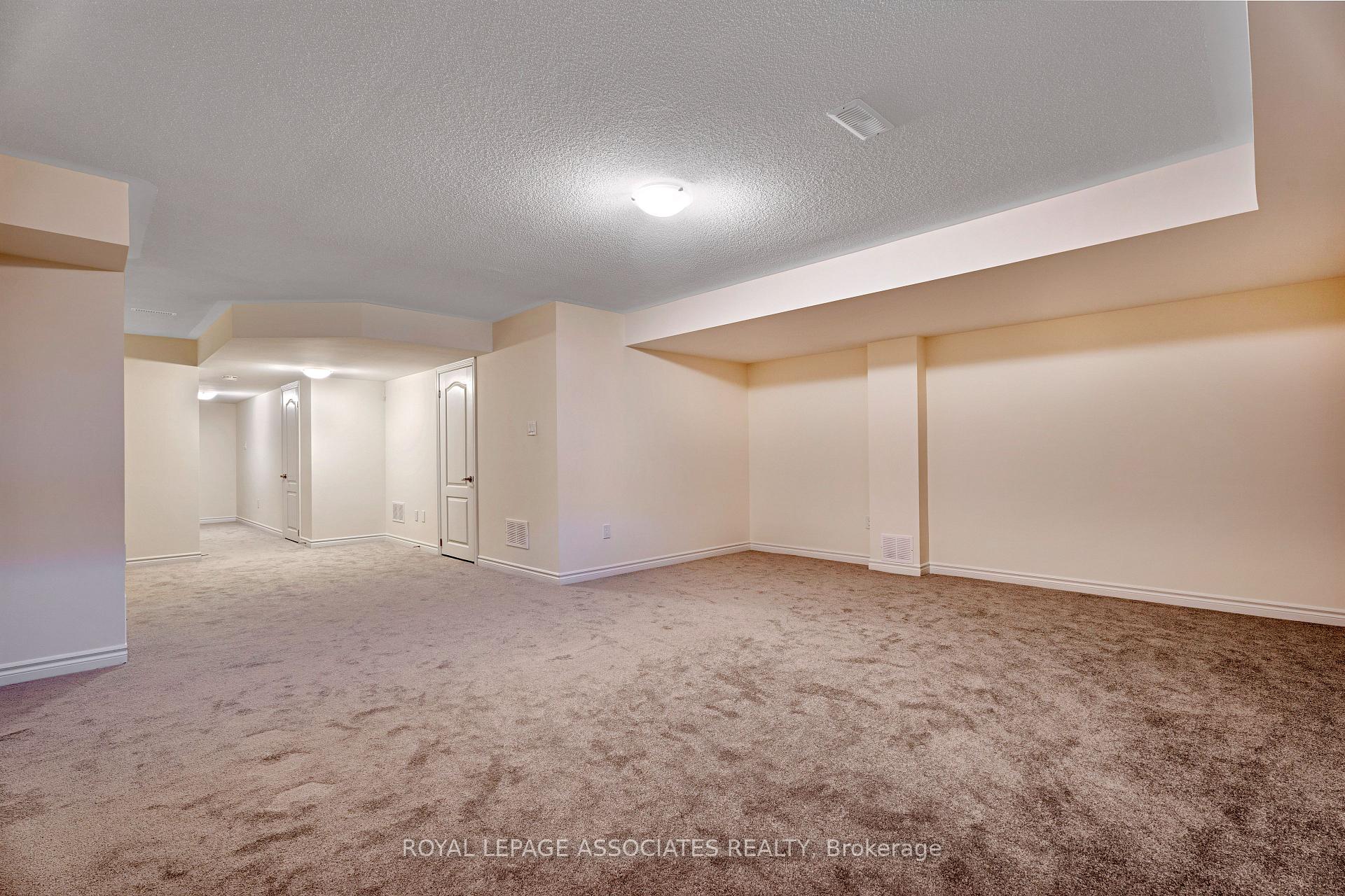 Photo 18 of 30 Mountainside Crescent, Whitby, Rolling Acres — HOMEH