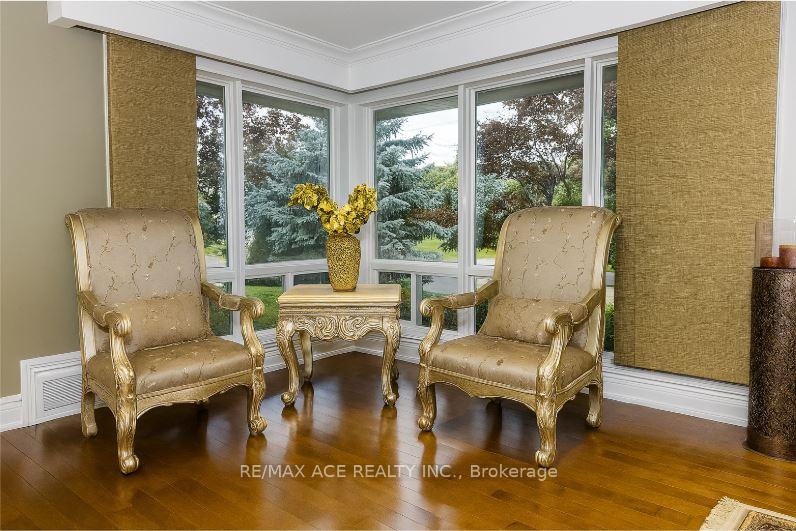 Photo 4 of 26 Shasta Drive, Vaughan, Uplands — HOMEH