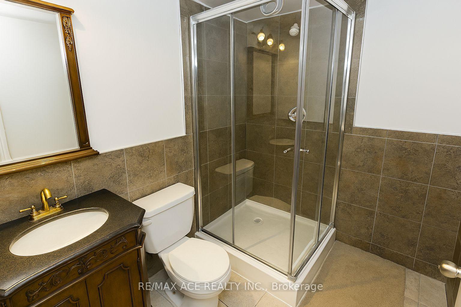 Photo 10 of 26 Shasta Drive, Vaughan, Uplands — HOMEH