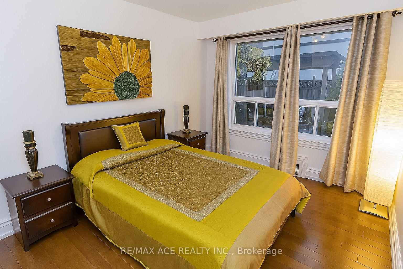 Photo 11 of 26 Shasta Drive, Vaughan, Uplands — HOMEH