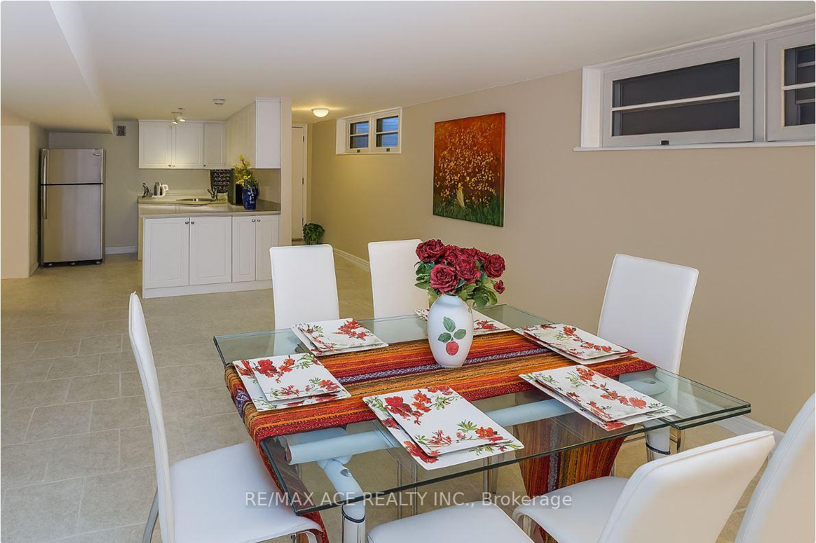 Photo 14 of 26 Shasta Drive, Vaughan, Uplands — HOMEH