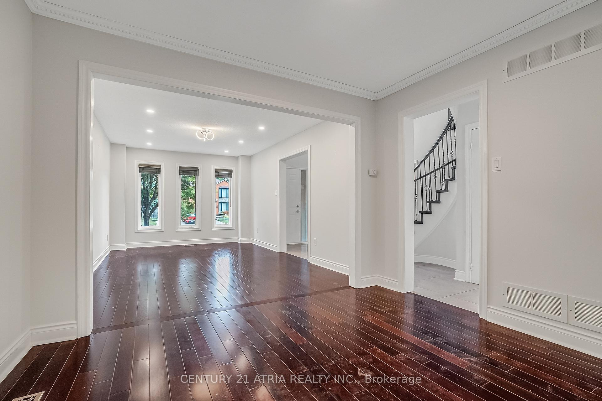 Photo 7 of 130 Mountbatten Road, Vaughan, Beverley Glen — HOMEH
