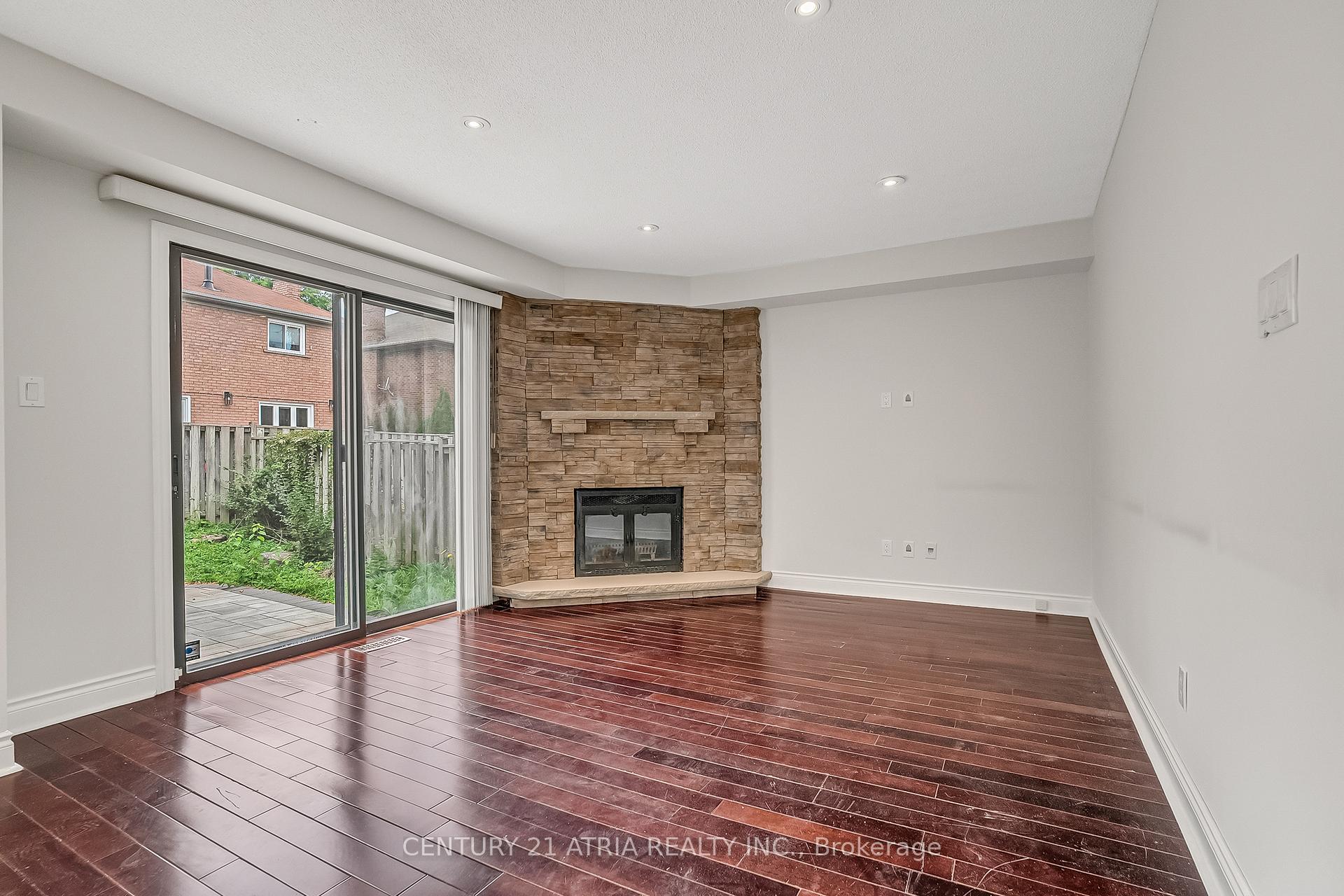 Photo 8 of 130 Mountbatten Road, Vaughan, Beverley Glen — HOMEH