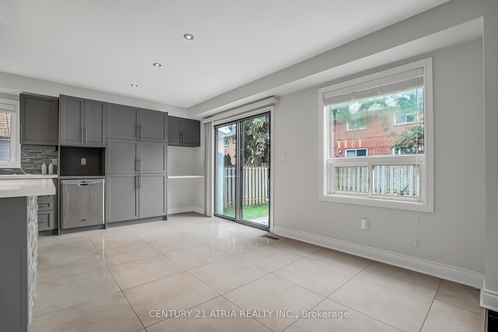 Photo 11 of 130 Mountbatten Road, Vaughan, Beverley Glen — HOMEH