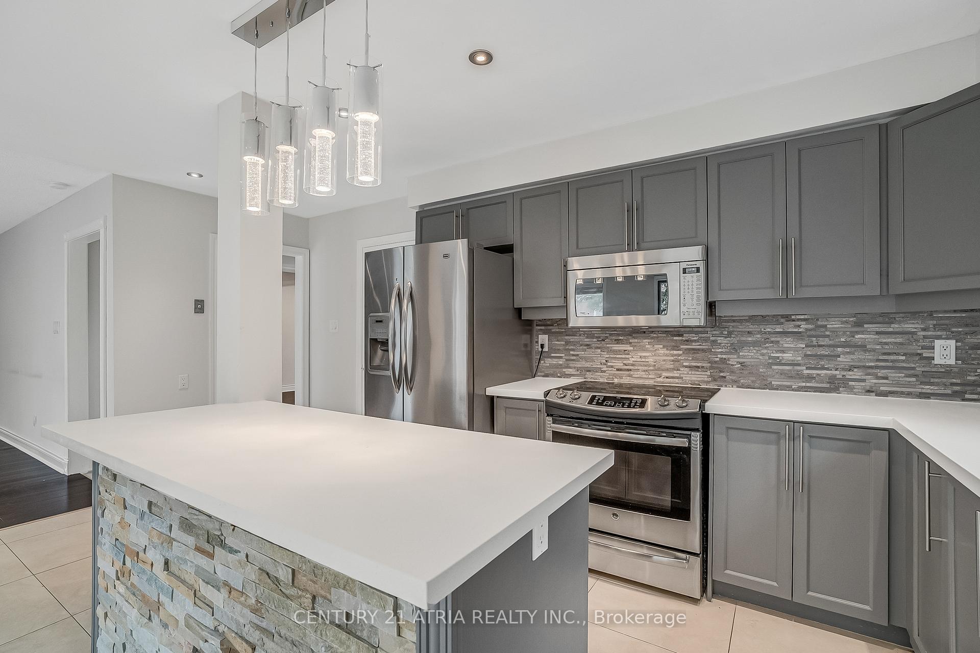 Photo 14 of 130 Mountbatten Road, Vaughan, Beverley Glen — HOMEH