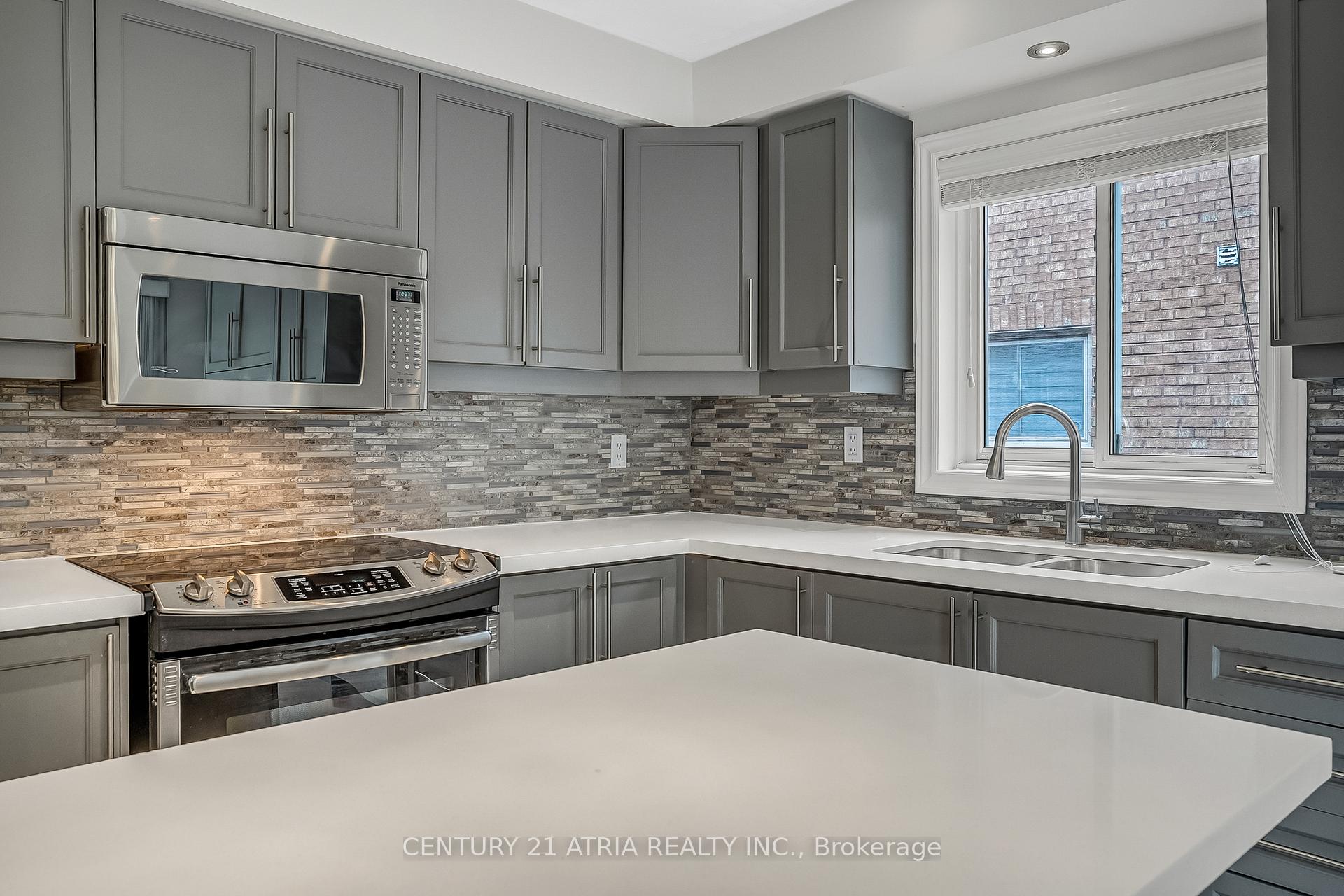 Photo 15 of 130 Mountbatten Road, Vaughan, Beverley Glen — HOMEH