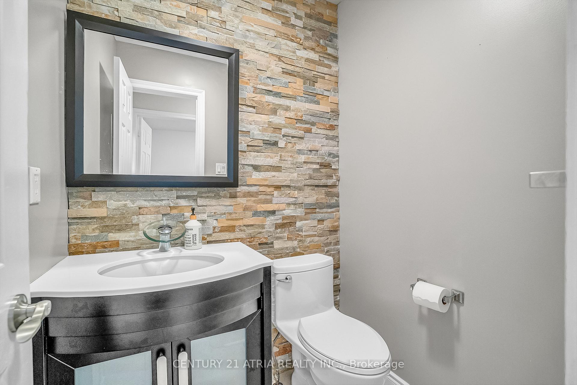 Photo 17 of 130 Mountbatten Road, Vaughan, Beverley Glen — HOMEH