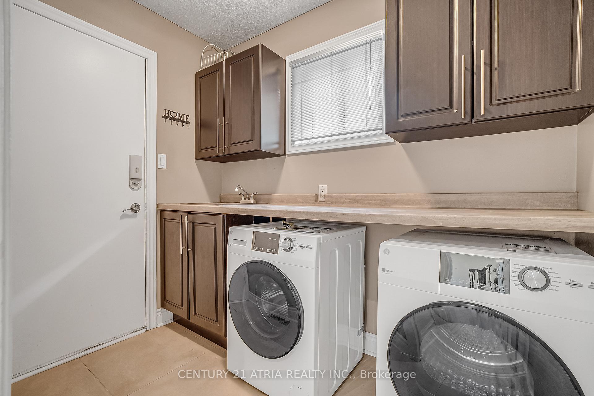 Photo 18 of 130 Mountbatten Road, Vaughan, Beverley Glen — HOMEH
