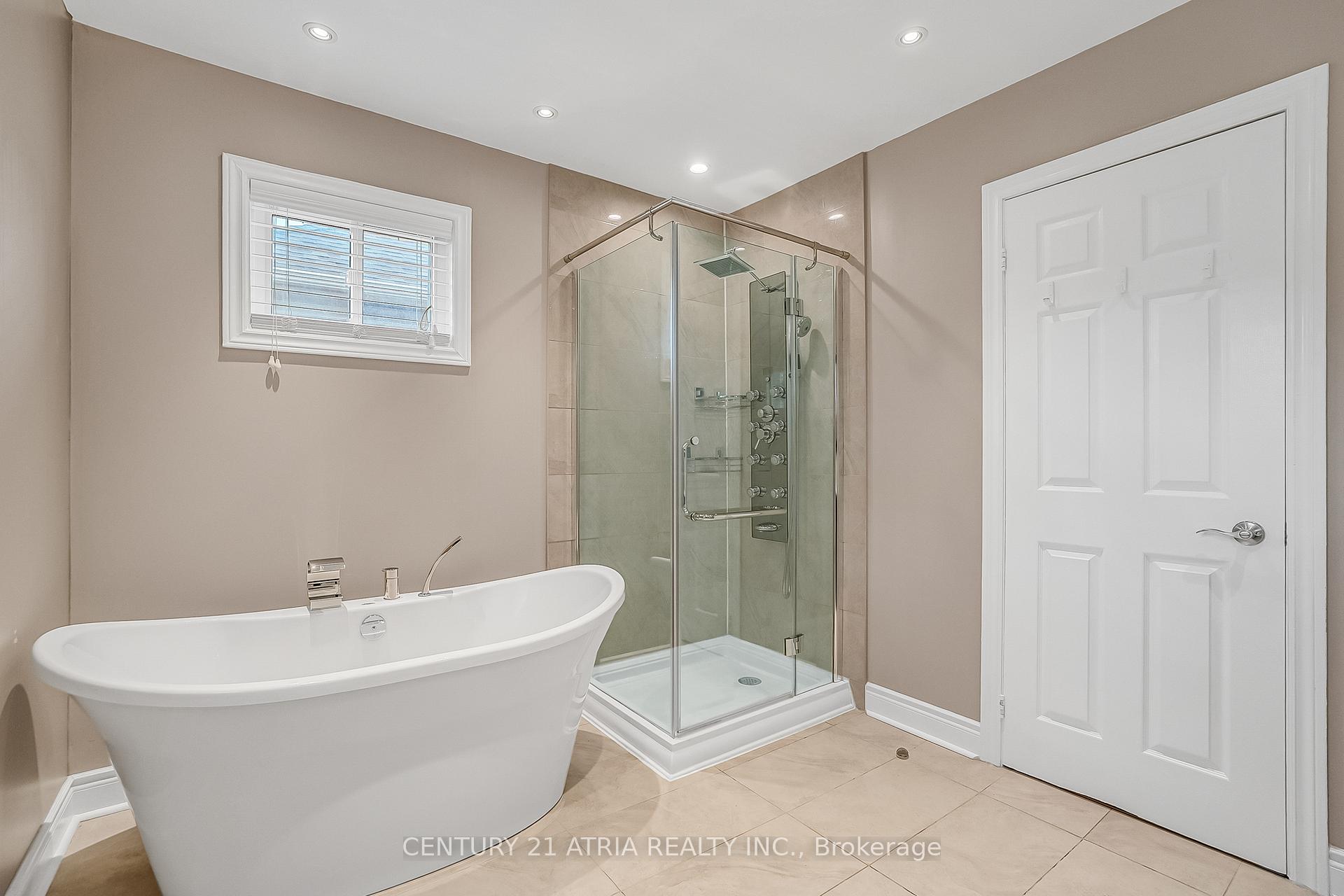Photo 26 of 130 Mountbatten Road, Vaughan, Beverley Glen — HOMEH
