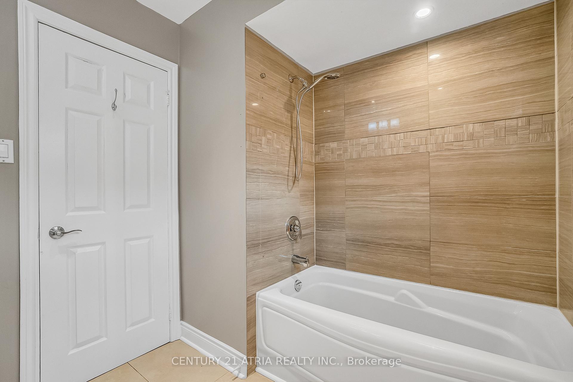 Photo 29 of 130 Mountbatten Road, Vaughan, Beverley Glen — HOMEH