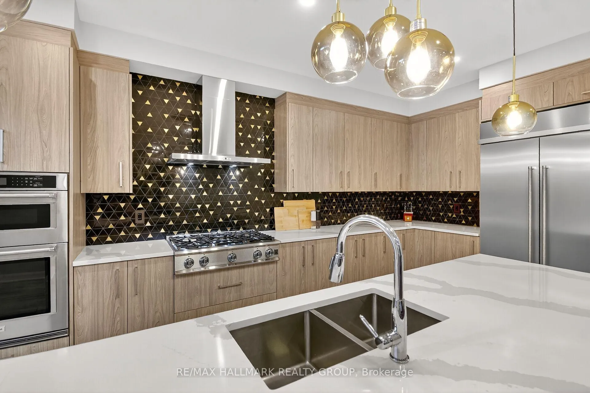 Photo 15 of 720 Cappamore Drive, Ottawa, Barrhaven - Half Moon Bay — HOMEH