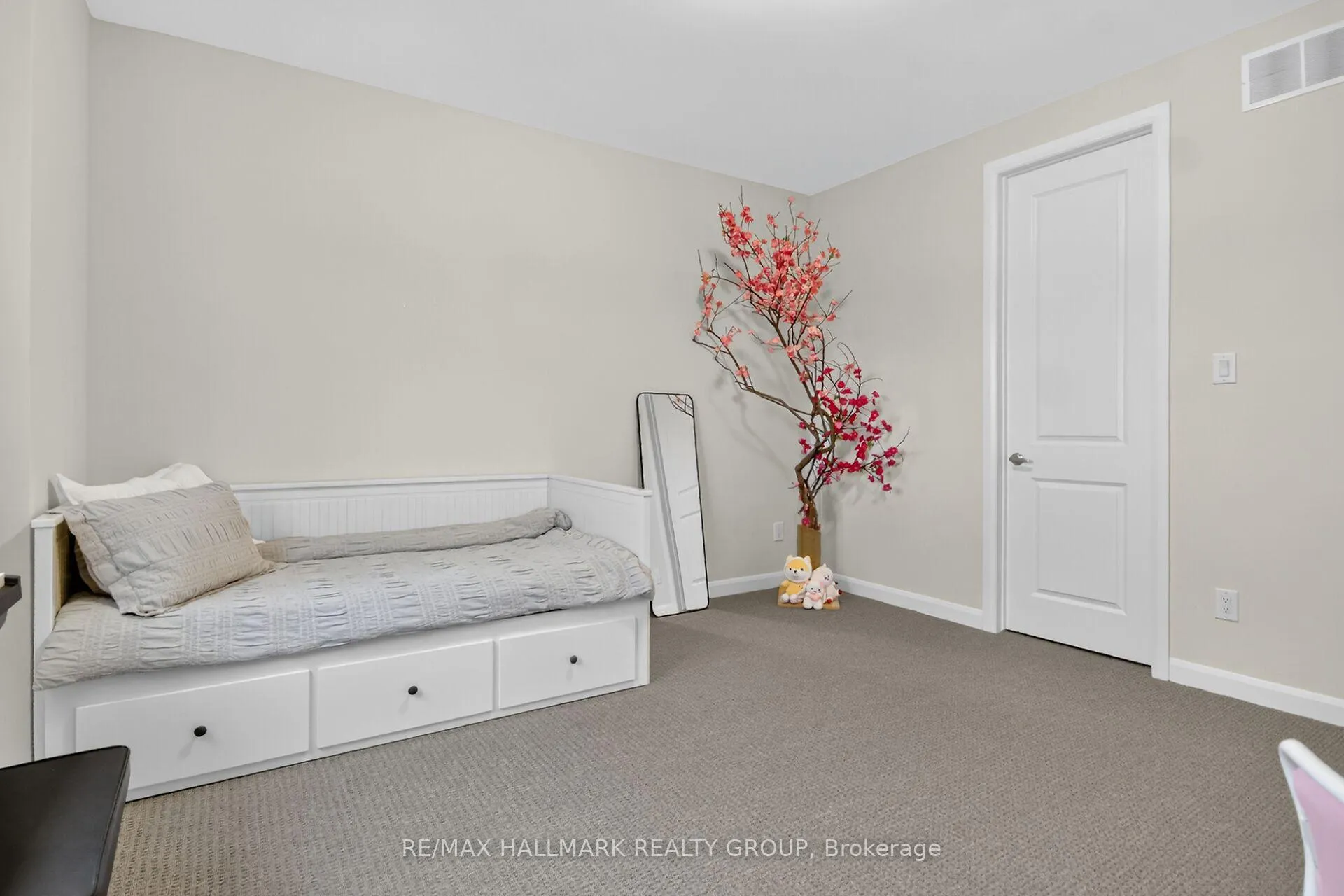 Photo 21 of 720 Cappamore Drive, Ottawa, Barrhaven - Half Moon Bay — HOMEH