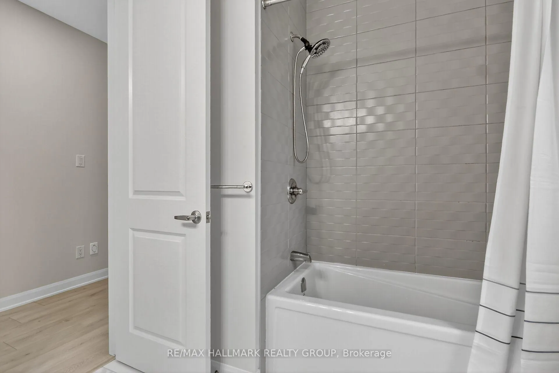 Photo 25 of 720 Cappamore Drive, Ottawa, Barrhaven - Half Moon Bay — HOMEH