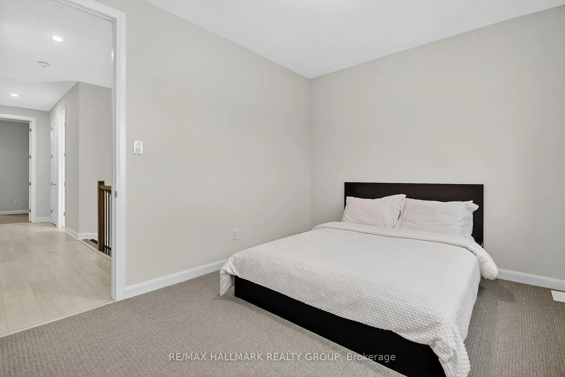 Photo 32 of 720 Cappamore Drive, Ottawa, Barrhaven - Half Moon Bay — HOMEH