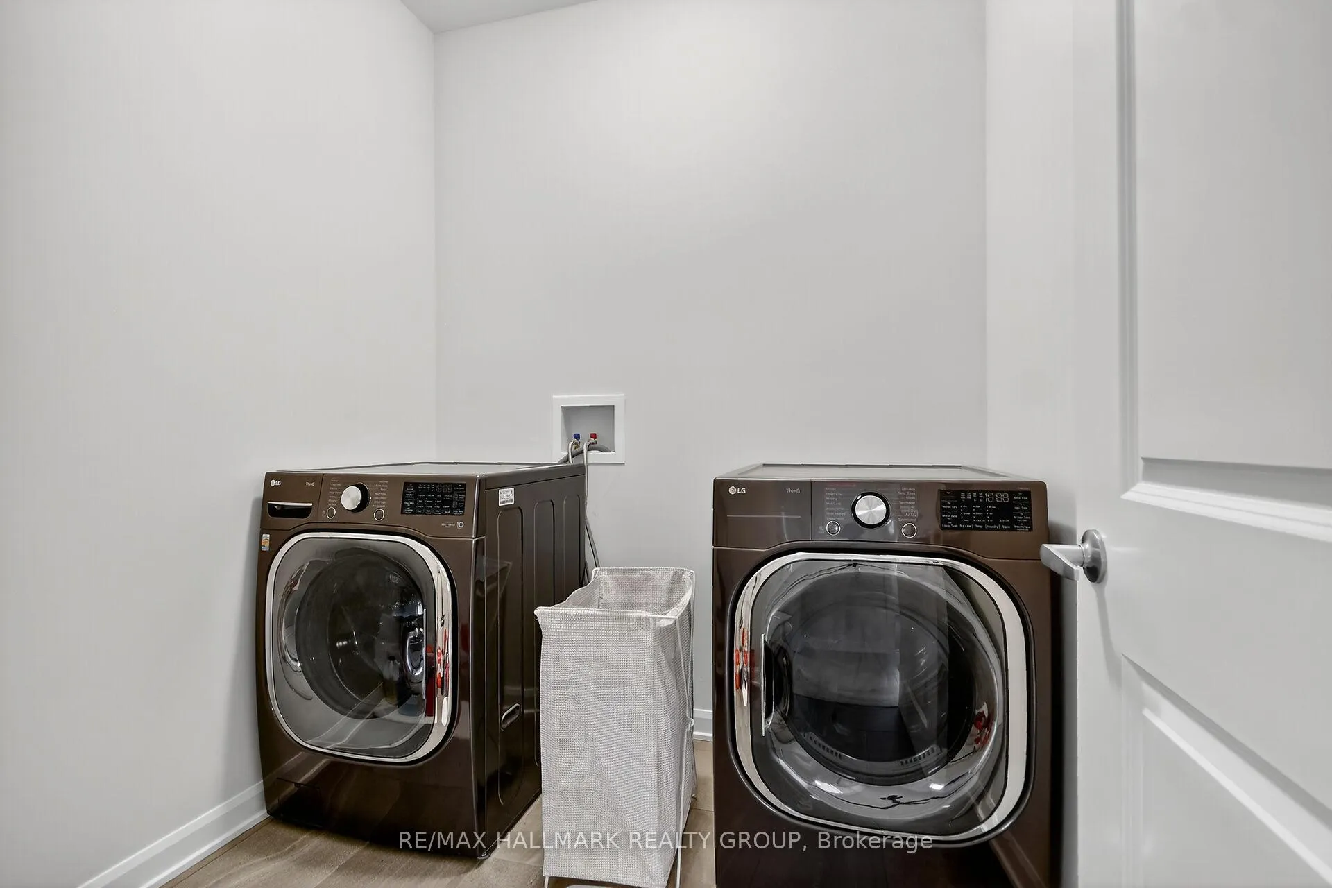 Photo 34 of 720 Cappamore Drive, Ottawa, Barrhaven - Half Moon Bay — HOMEH