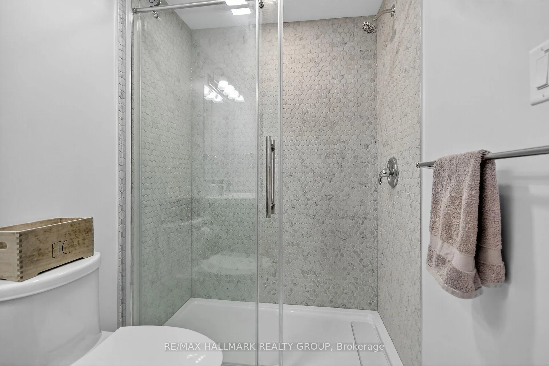 Photo 42 of 720 Cappamore Drive, Ottawa, Barrhaven - Half Moon Bay — HOMEH