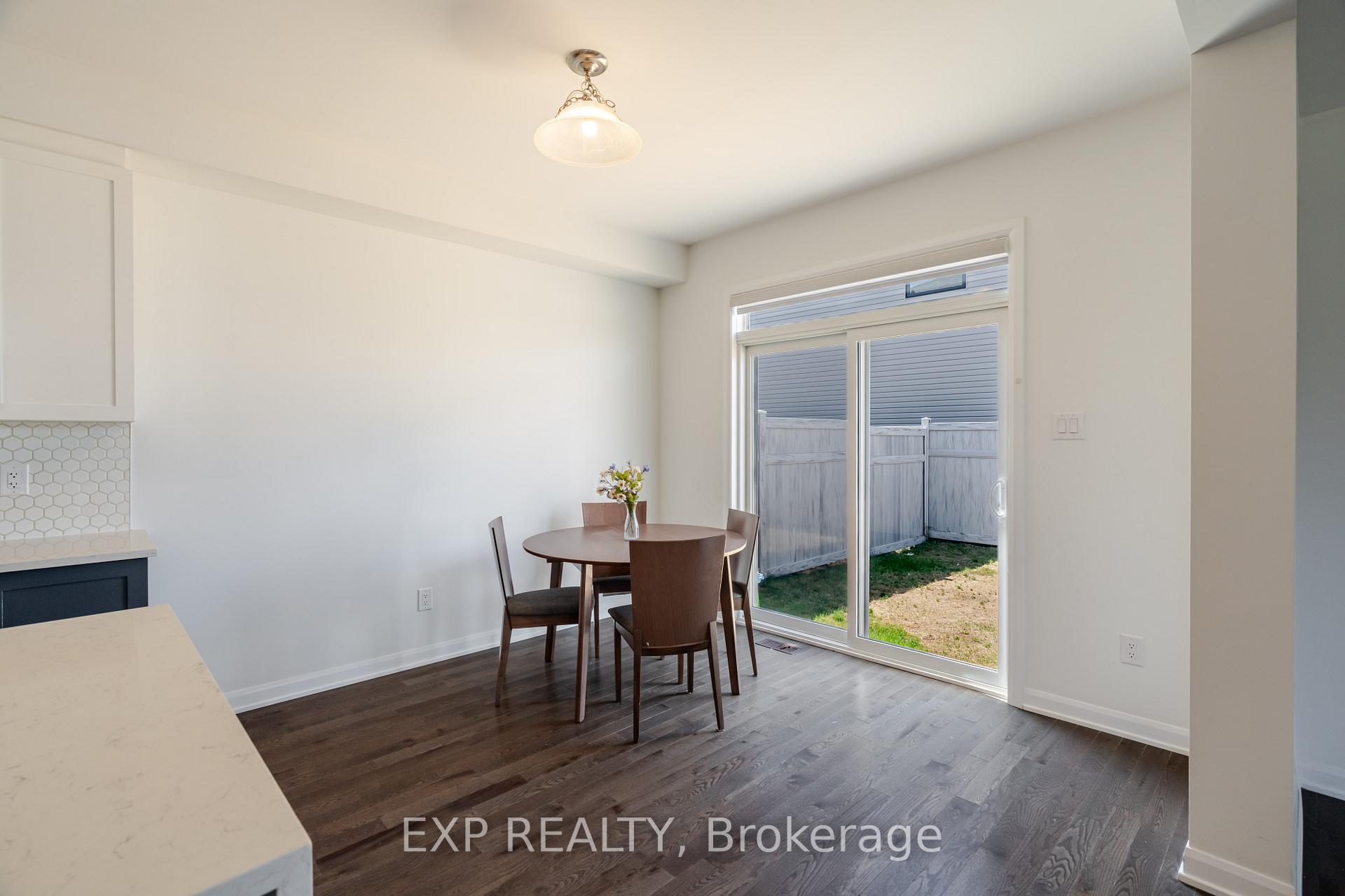 Photo 6 of 309 Cloyne Crescent, Ottawa, Barrhaven - Half Moon Bay — HOMEH