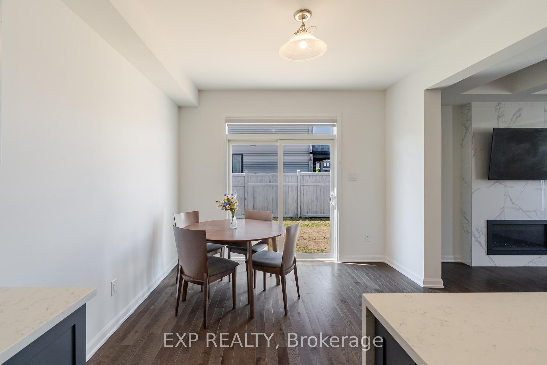 Photo 9 of 309 Cloyne Crescent, Ottawa, Barrhaven - Half Moon Bay — HOMEH