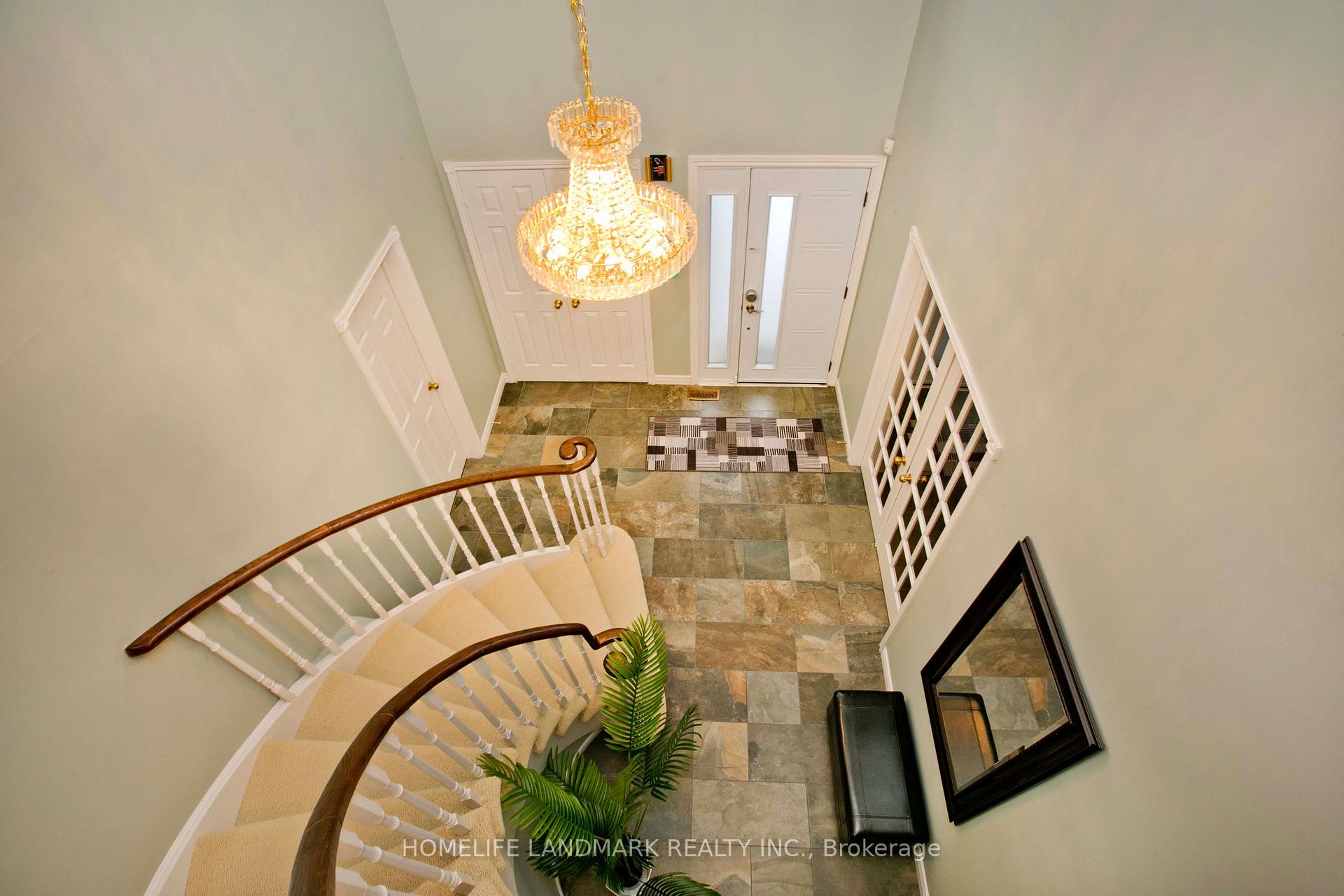 Photo 4 of 43 Forty Second Street, Markham, Markville — HOMEH