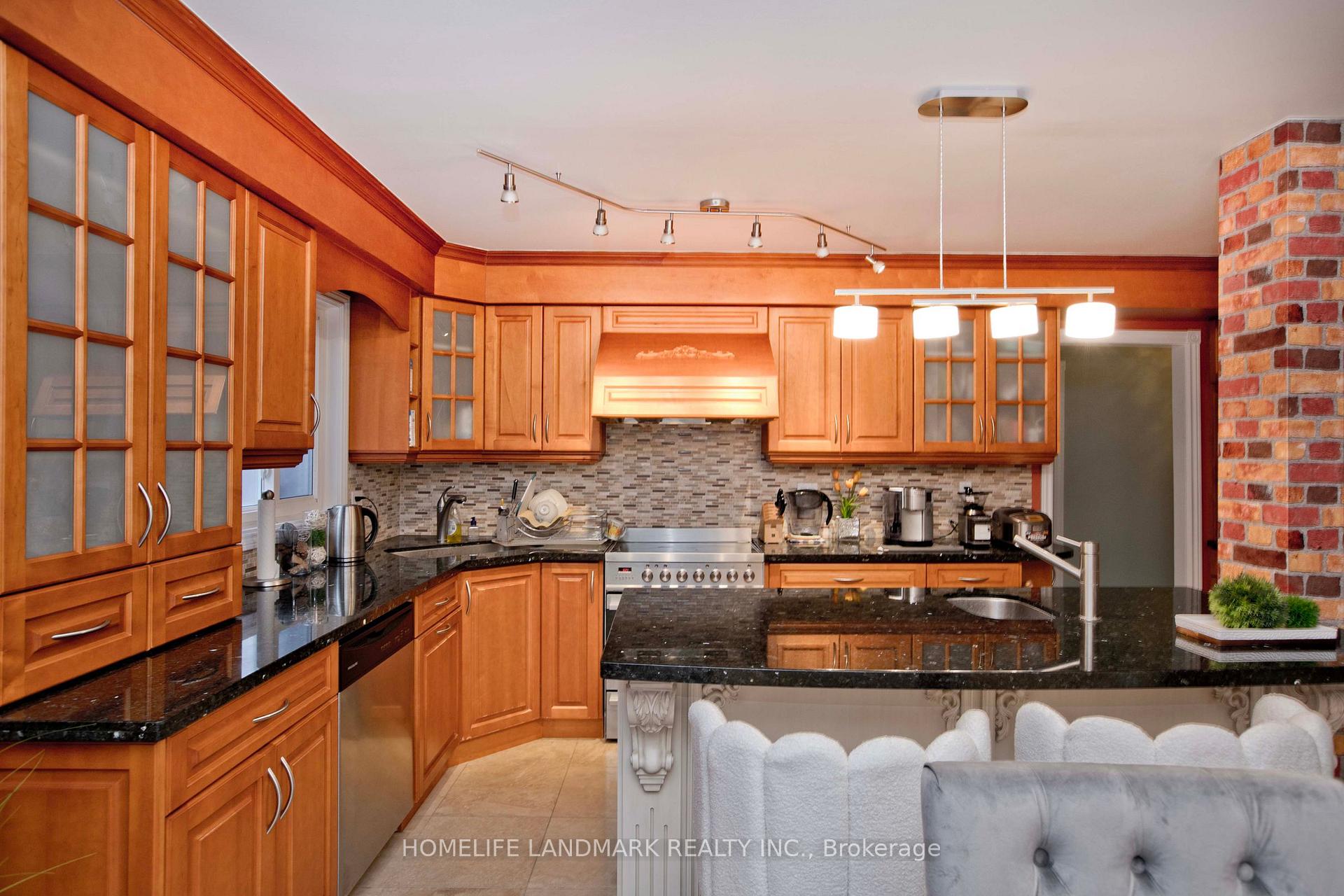 Photo 11 of 43 Forty Second Street, Markham, Markville — HOMEH