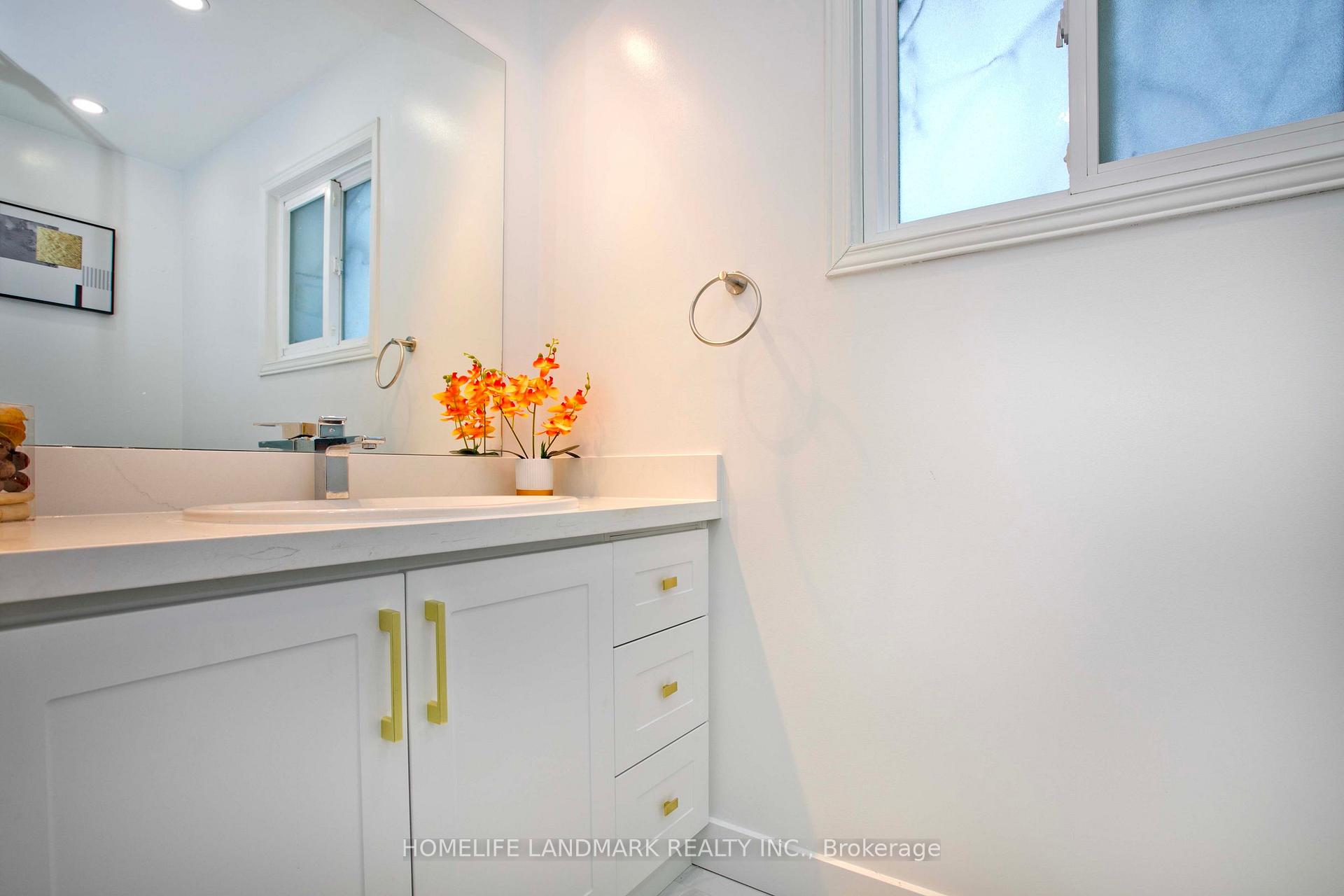 Photo 22 of 43 Forty Second Street, Markham, Markville — HOMEH