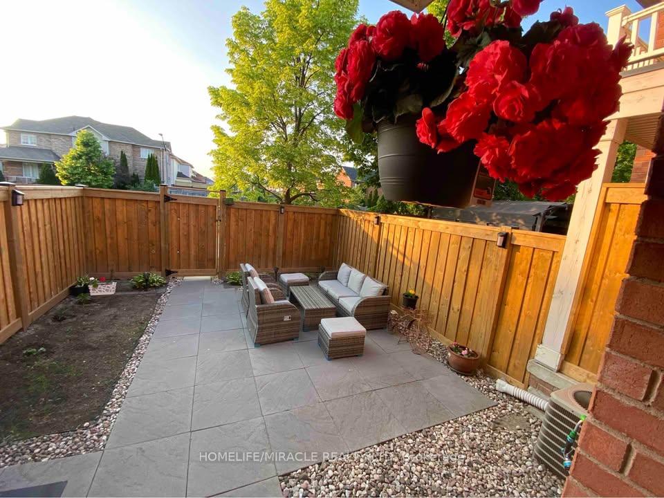 Photo 13 of 12 Macmillan Avenue, Whitby, Pringle Creek — HOMEH